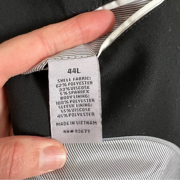 J. Ferrar slim fit black suit. 44 long. - Picture 3 of 4